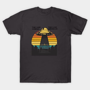 ALIENS ARE COMING T-Shirt